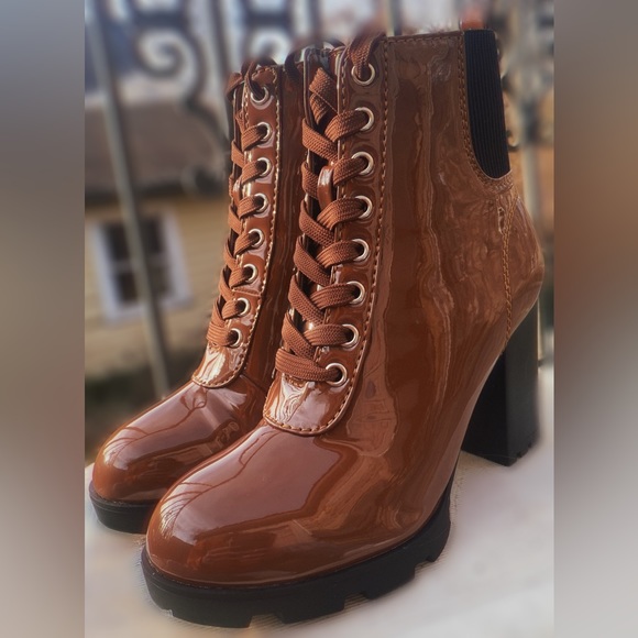 BAMBOO Shoes Women Brown Patent Block Heel Combat Ankle Bootie Lug